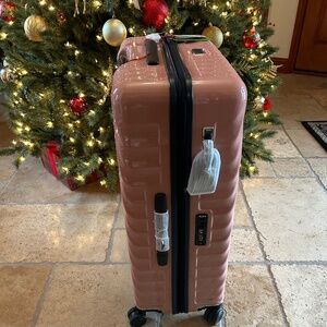 Tumi 19° extended trip expandable four-wheel packing suitcase NWT